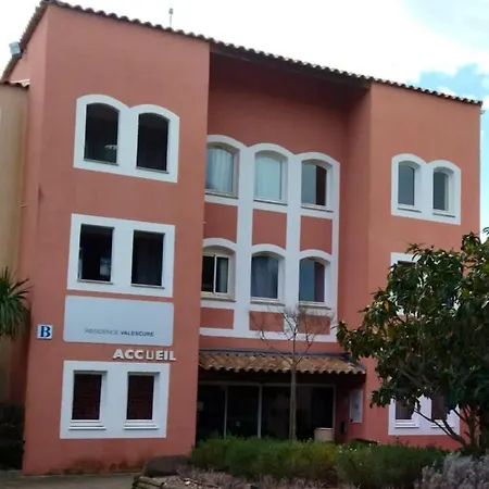 Apartment Studio Avec Piscine Partagee Et Terrasse Amenagee A Raphael A 5 Km De La Plage Saint-Raphael (Var)